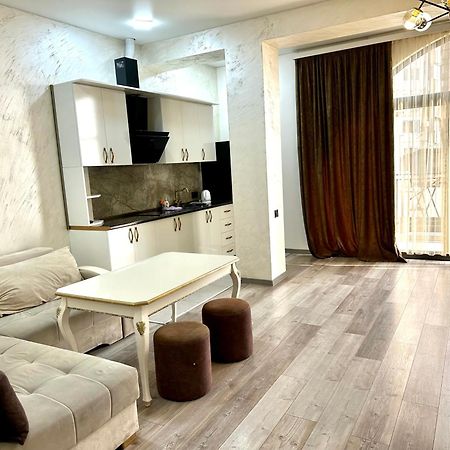New Apartment In Downtown Yerevan Ngoại thất bức ảnh